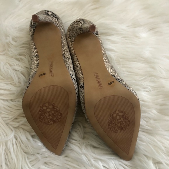 Vince Camuto snakeskin stilettos - Picture 5 of 5